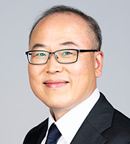 河 炯敏 氏